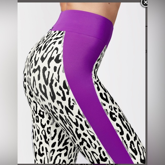 POLARIS LEOPARD PRINT LONGLINE BRA & LEGGING - IVORY ORCHID - Picture 6 of 6